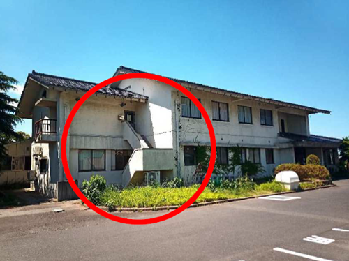 医学部会館入口