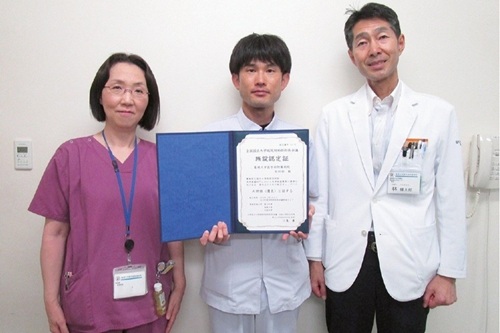 左：看護師長、中央：技術職員、右：部長