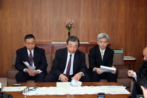 記者会見の様子