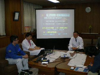 記者会見の様子