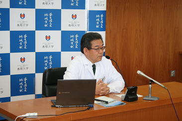 記者会見の様子