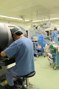 アームを操作する術者