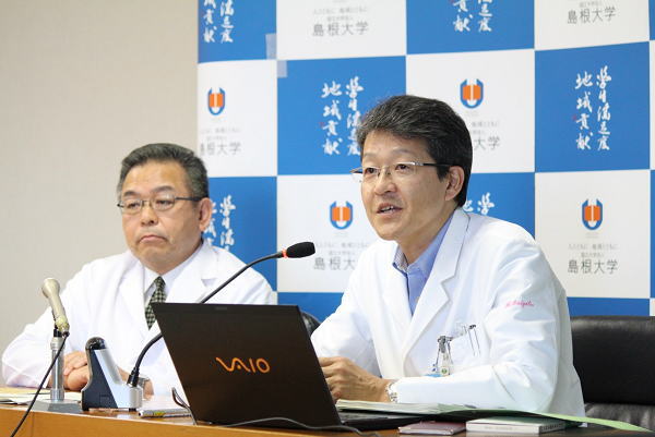 記者会見の様子