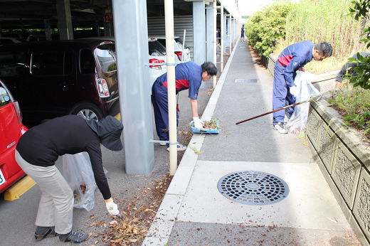 外来立体駐車場付近での作業の様子