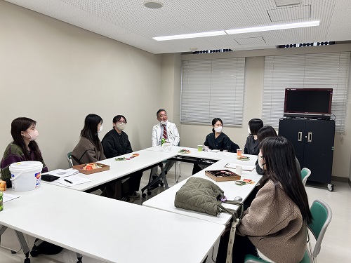 座談会の様子 座談会の様子