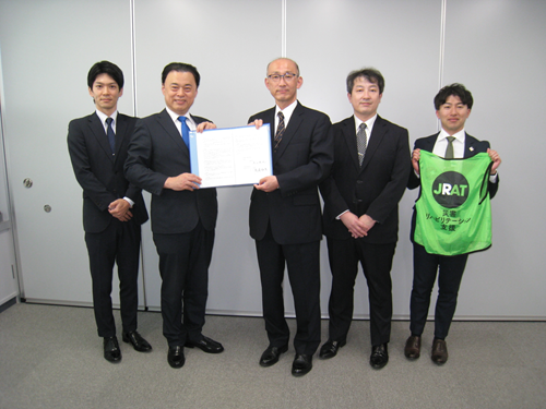 記念写真(JRATの皆さん) 記念写真(JRATの皆さん)