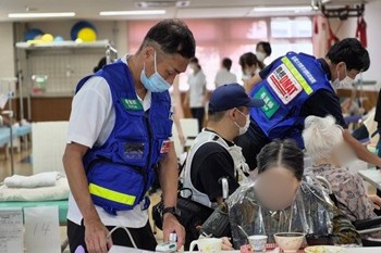 活動の様子(遠藤・立脇看護師) 活動の様子(遠藤・立脇看護師)