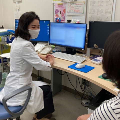 小林医師の診察の様子